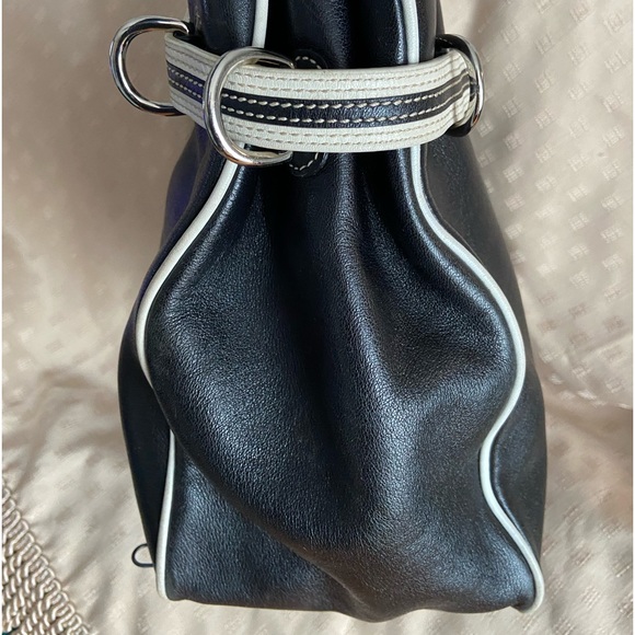 Coach Blk/White Shoulder Bag - Picture 4 of 9